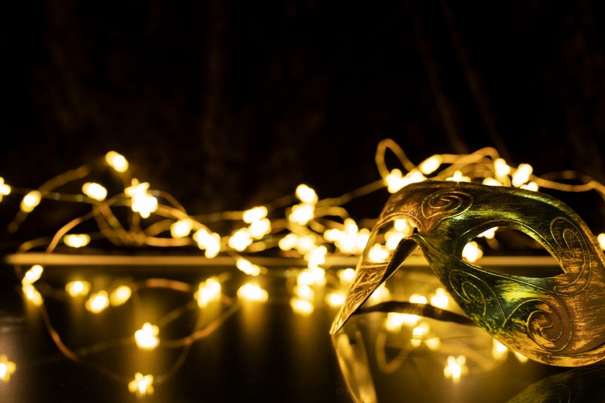 Πόσο ρεύμα καίνε τελικά τα χριστουγεννιάτικα φωτάκια;