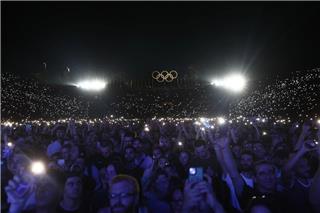 Ράγισαν καρδιές με το νέο τραγούδι του Φοίβου Δεληβοριά για τα Τέμπη ‑ «Θα σε πάρω εγώ παιδάκι μου όταν φτάσω»