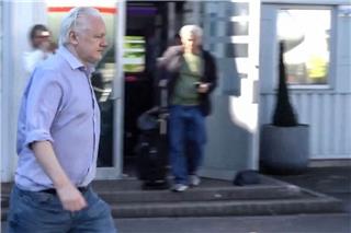 Τζούλιαν Ασάνζ: Ελεύθερος μετά από 5 χρόνια