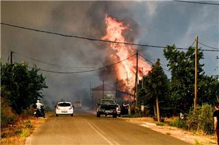 Ηλεία: Σε δύο περιοχές η μεγάλη μάχη με τη φωτιά ‑ Αγωνία για την ενίσχυση των ανέμων μετά τις 12