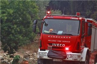 Φωτιά στον Ασπρόπυργο ‑ Διακόπηκε η κυκλοφορία του Προαστιακού