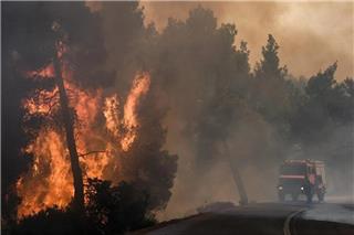 Πύρινα μέτωπα σε όλη τη χώρα και διαδοχικά μηνύματα από το 112 – Μεγάλες καταστροφές στο Κιλκίς