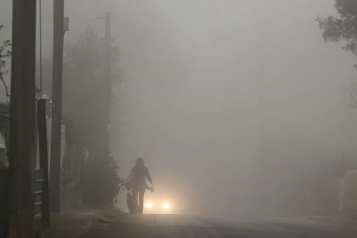 Πού οφείλεται το φαινόμενο της ομίχλης που σκέπασε την Αττική σήμερα το πρωί