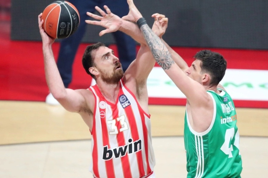 Μιλουτίνοφ: Ο Παναθηναϊκός θέλει... βόμβα με τον Σέρβο