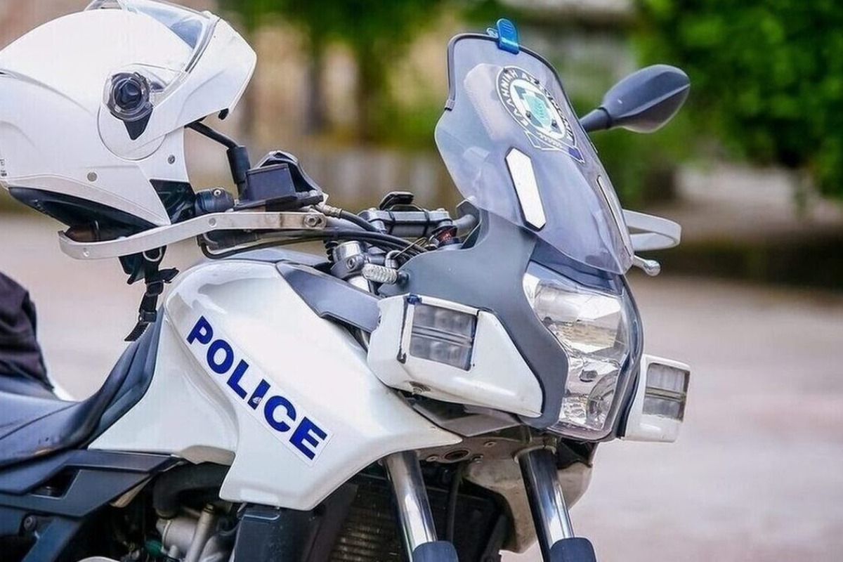 Θεσσαλονίκη: Νεαροί προσποιήθηκαν αστυνομικούς και βγήκαν για περιπολία με φάρο