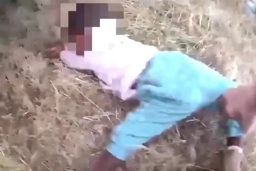 Μωρό 15 μηνών εγκλωβίστηκε κάτω από όχημα σε τροχαίο: Η σωτήρια παρέμβαση αστυνομικού που έσωσε τη ζωή του