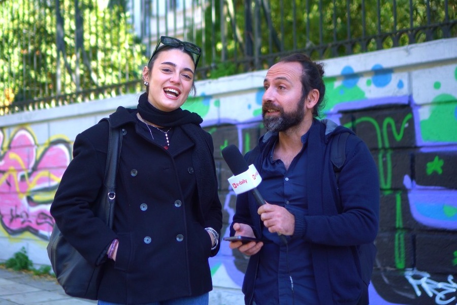 Γιατί οι νέοι στην Ελλάδα δεν σκέφτονται να κάνουν οικογένεια;