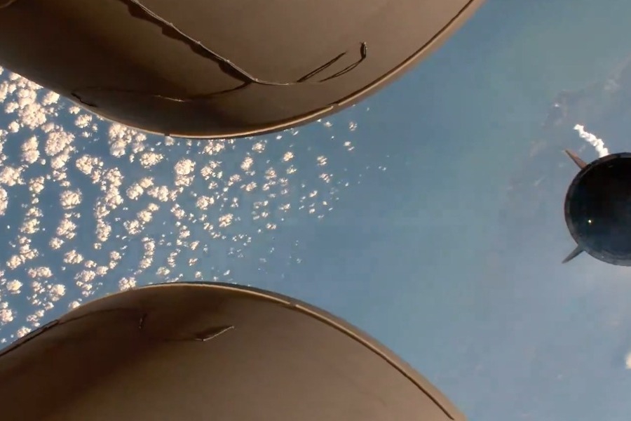 H Blue Origin έγραψε ιστορία: Έστειλε τον πύραυλο New Glenn στο διάστημα και τον προσγείωσε σε πλωτή πλατφόρμα