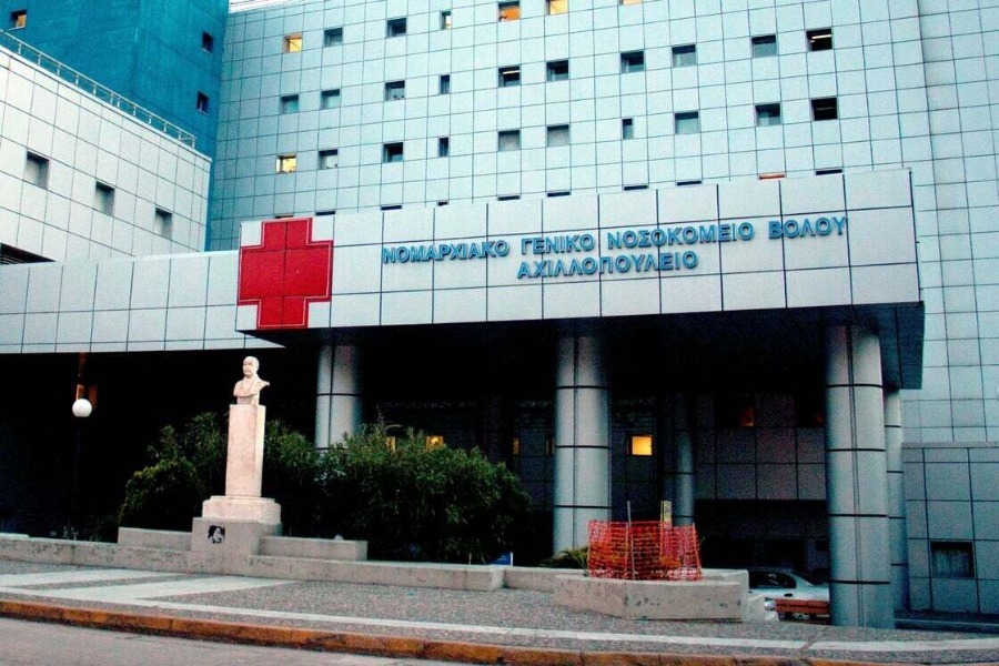 Βόλος: 18χρονος προσπάθησε να ξεφύγει από συμπλοκή και καρφώθηκε το πόδι του σε μπετόβεργα