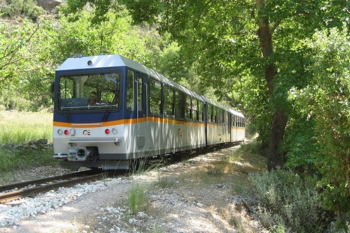 Οδοντωτός: Εγκλωβισμένοι για αρκετές ώρες 101 επιβάτες ‑ Επέμβαση της ΕΜΑΚ