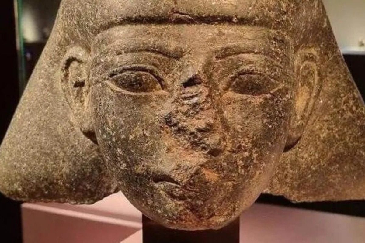 Η Ολλανδία επιστρέφει στην Αίγυπτο κλεμμένο γλυπτό 3.500 ετών