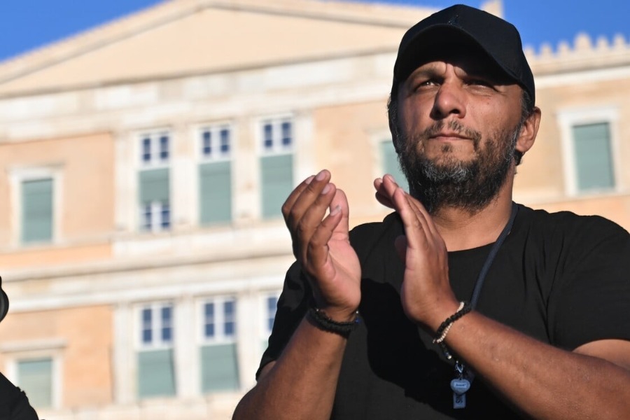 Πάνος Ρούτσι: Κατήγγειλε πως κάποιος προσπάθησε να τον παρασύρει με αυτοκίνητο - Ο Πάνος Ρούτσι είπε ότι άτομα παραβίασαν το σπίτι του γιου του στη Θεσσαλονίκη