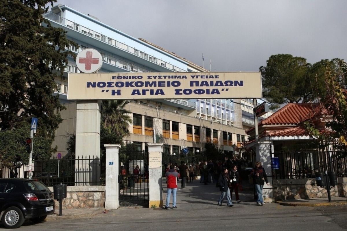 Αλιμος: Εξακολουθεί να νοσηλεύεται διασωληνωμένος ο 15χρονος που έπαθε ανακοπή - Κρίσιμη η κατάσταση του 15χρονου