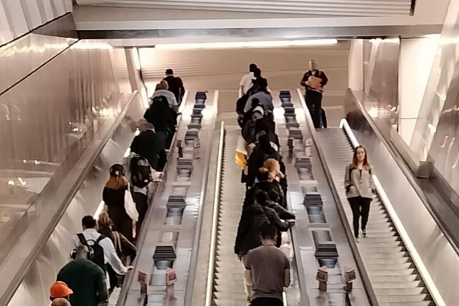Μετρό το Σαββατόβραδο ‑ Ξεκινά η 24ωρη λειτουργία