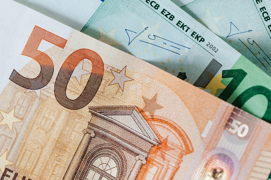 Δώρο Πάσχα 2025: Πότε πληρώνεται ‑ Ποιοι το δικαιούνται