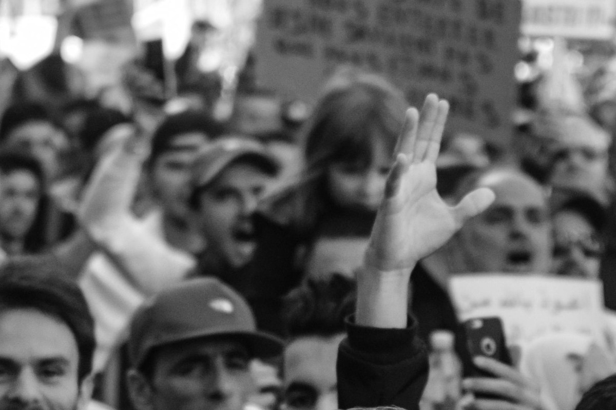 «Στείλτε τους σπίτια τους»: Βράζει η Βρετανία, η κοινωνική ένταση στο κόκκινο