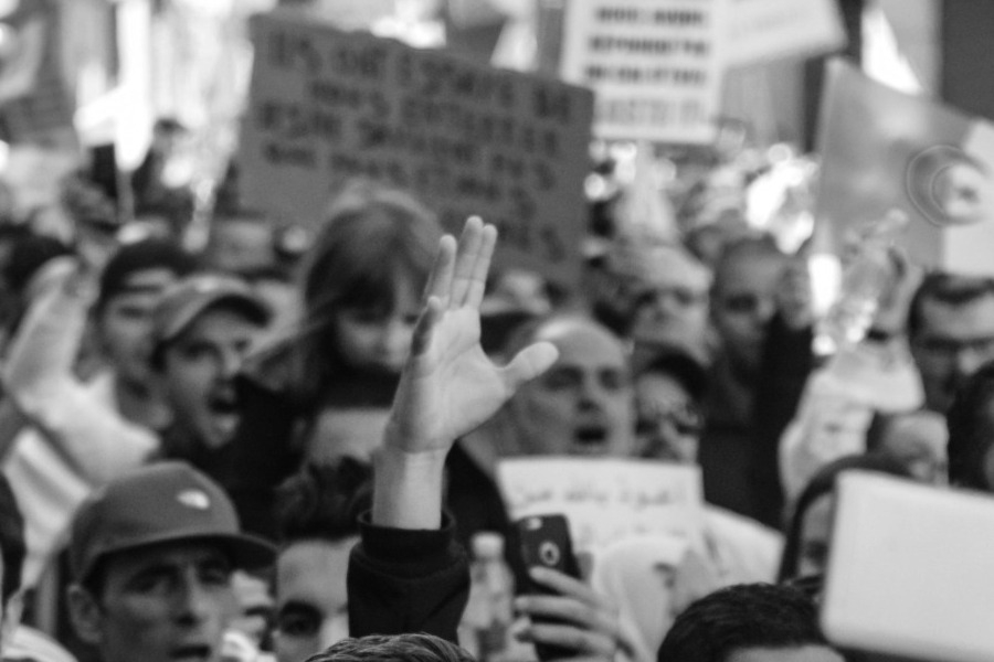 Παραλύει σήμερα η Γαλλία: Σε απεργιακό κλοιό ο Λεκορνού, 800.000 άνθρωποι στους δρόμους