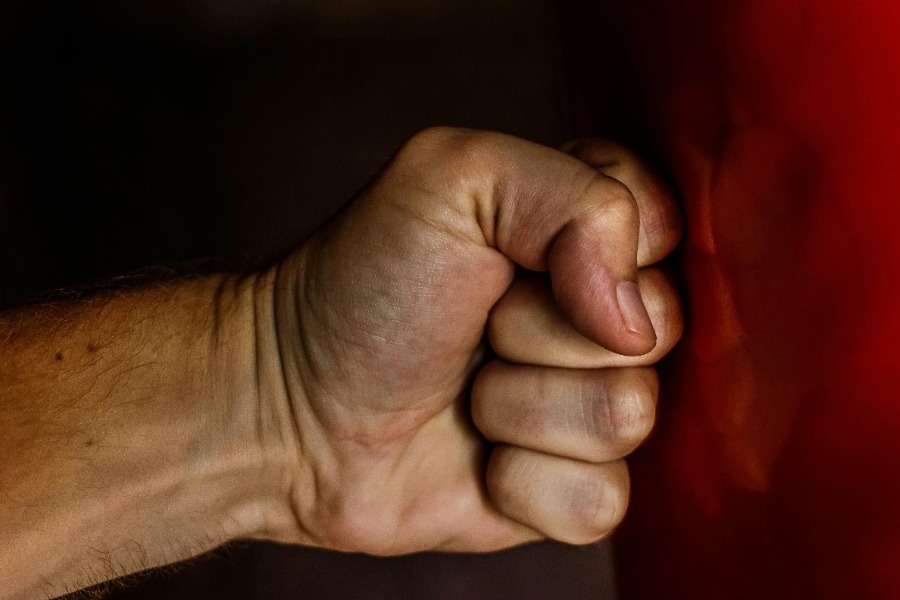 Κολωνός: «Τώρα θα δεις τι θα πάθεις» ‑ Του ζήτησε να χωρίσουν και εκείνος την ξυλοκόπησε