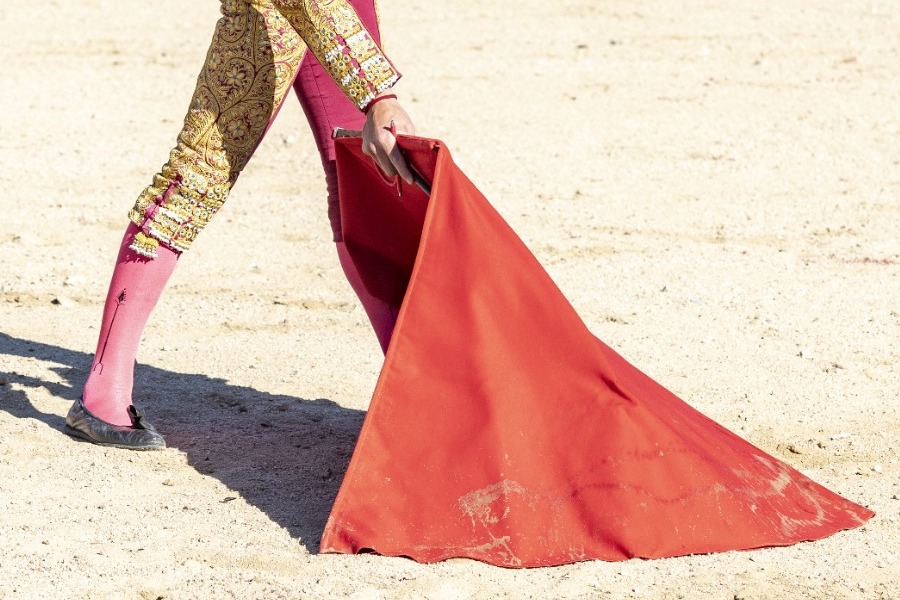 Έφαγε πρόστιμο 300.000 ευρώ: Έφτιαξε αρένα για ταυρομαχίες και ελικοδρόμιο στο κτήμα του