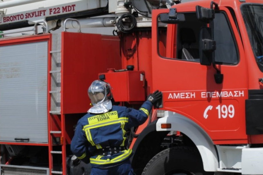 Ηράκλειο: «Έλουσε» το σπίτι της με εύφλεκτο υγρό νόμιζε ότι της έκαναν μάγια