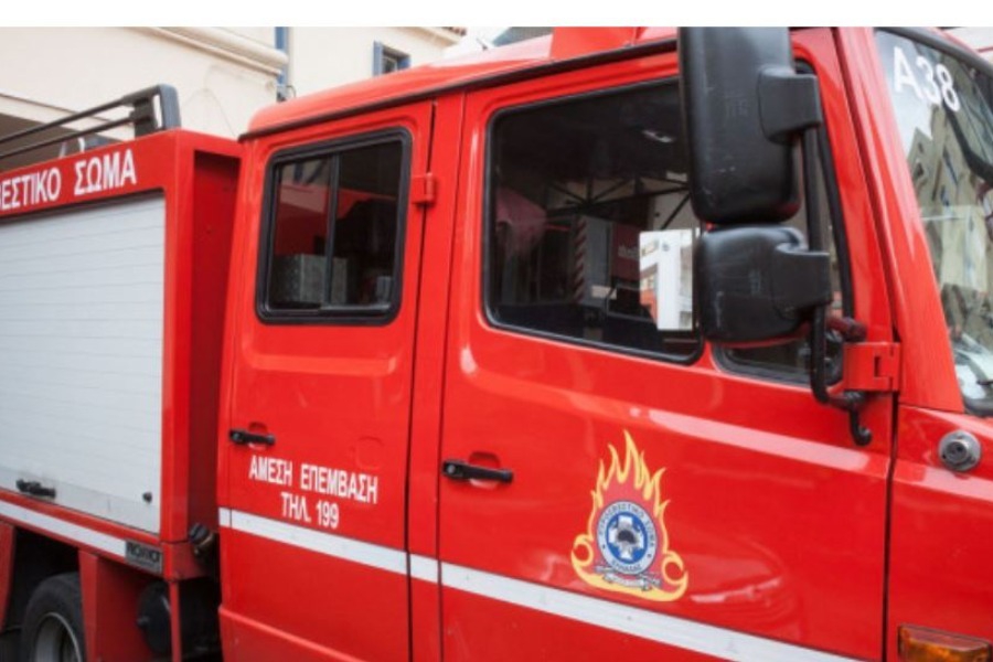 Φωτιά στο Μαρκόπουλο – Στη μάχη και εναέρια μέσα