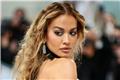 Rita Ora: Η topless φωτογραφία που «τρέλανε» το Instagram
