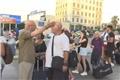 Ο Γιώργος Τσελίκας «έσωσε» δύο ταξιδιώτες που περίμεναν σε λάθος ουρά – «Στο άλλο καράβι, φύγετε»