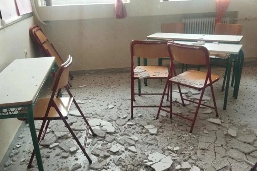 Σοβάδες έπεσαν σε σχολείο στο Πόρτο Ράφτη την ώρα του μαθήματος – Τραυματίστηκαν δύο παιδιά