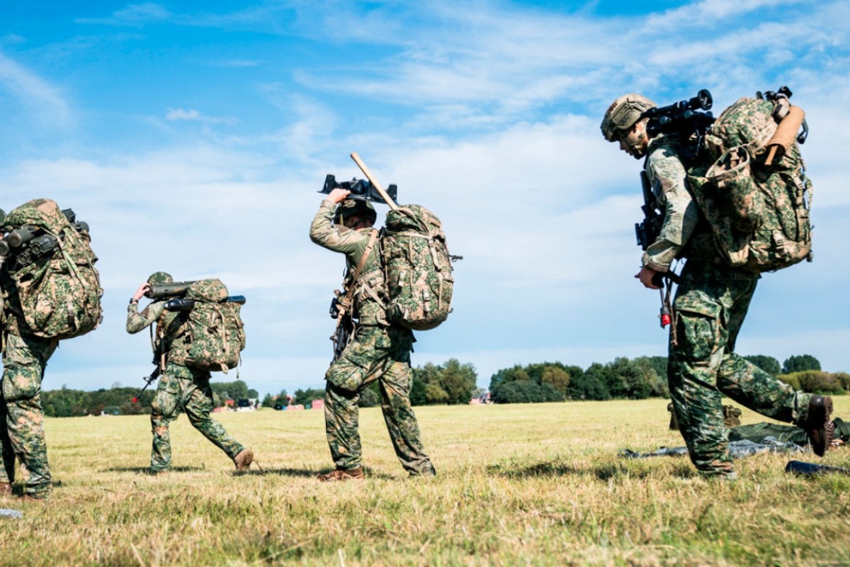 «Η Ευρώπη ίσως έζησε το τελευταίο ειρηνικό καλοκαίρι» προειδοποίησε ο Γερμανός υπουργός Αμυνας