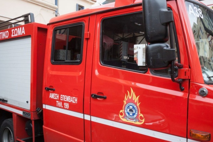 Φωτιά στη Ραφήνα – Μήνυμα του 112 – Κλειστή η Μαραθώνος