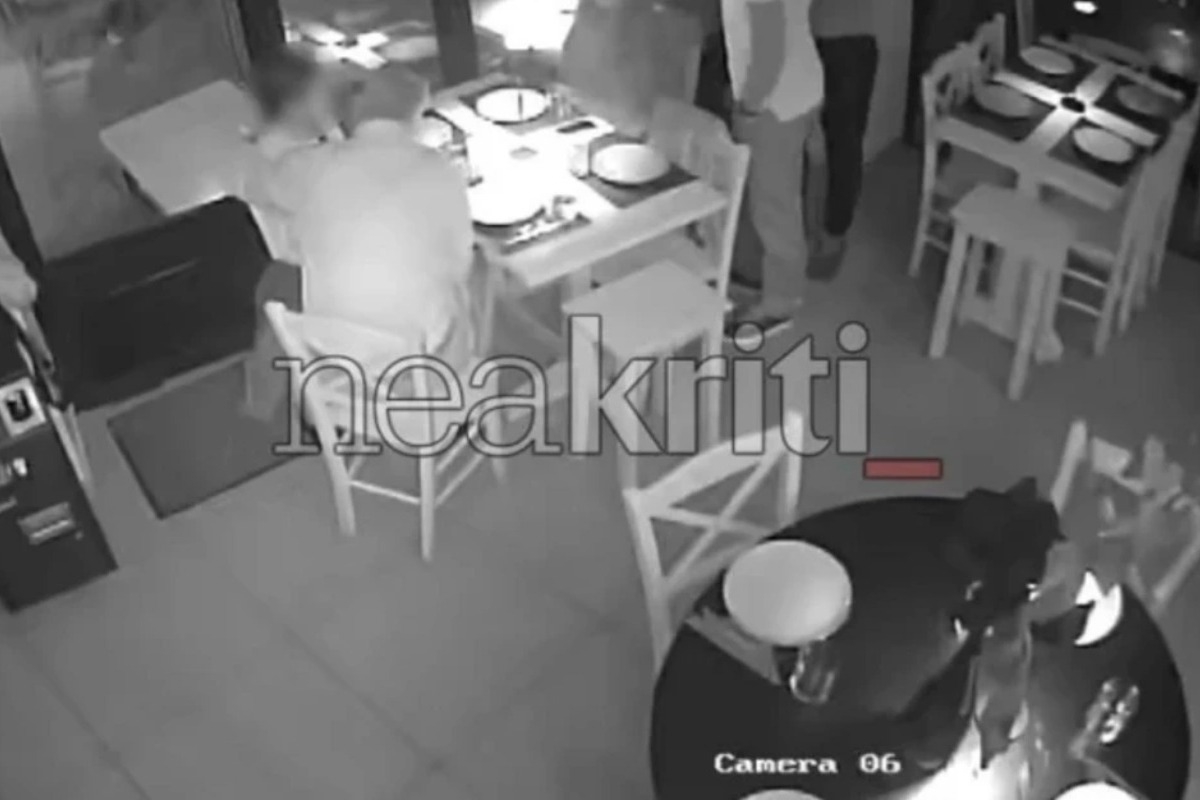 Αυγά, πέτρες και τραπέζια εναντίον του Μάκη Βορίδη στο Ηράκλειο – Κουκουλοφόροι εισέβαλαν σε εστιατόριο όπου δειπνούσε - Οι δράστες φαίνεται ότι ανήκουν στον αντιεξουσιαστικό χώρο