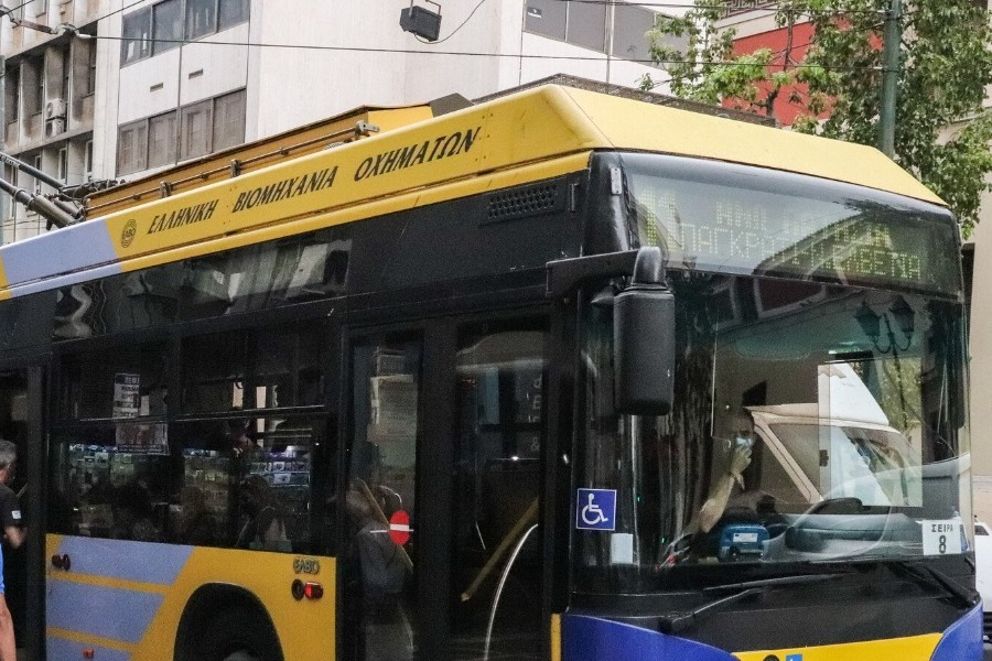 Επιβάτης πιάστηκε στα χέρια με οδηγό τρόλεϊ στη Δραπετσώνα