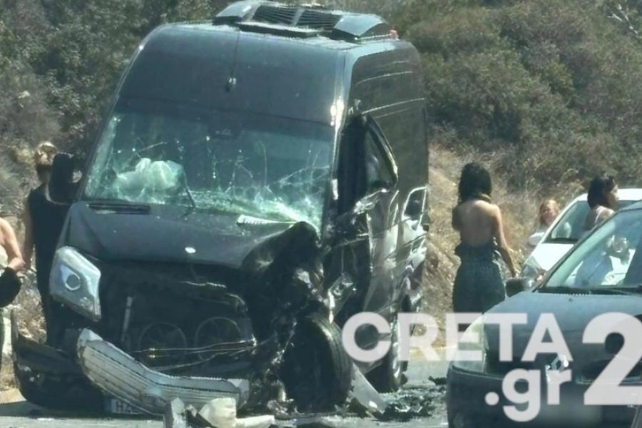Κρήτη: Σφοδρή σύγκρουση δυο βαν στον ΒΟΑΚ