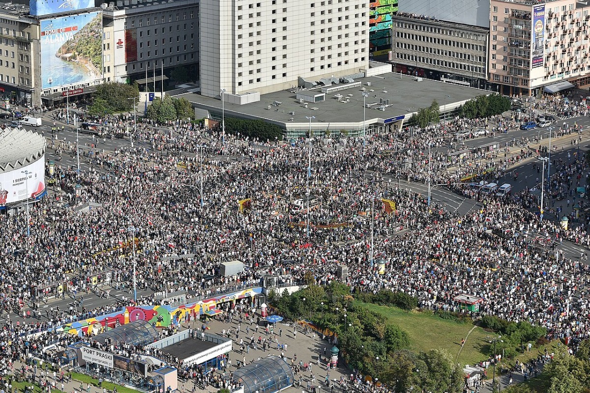 Το λεπτό που 3 εκατομμύρια άνθρωποι στέκονται ακίνητοι