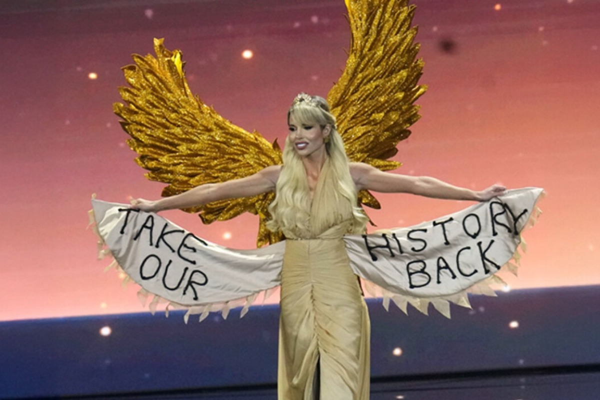 Με χρυσά φτερά και μήνυμα «take our history back» η Μαίρη Χατζηπαύλου στον διαγωνισμό Miss Universe