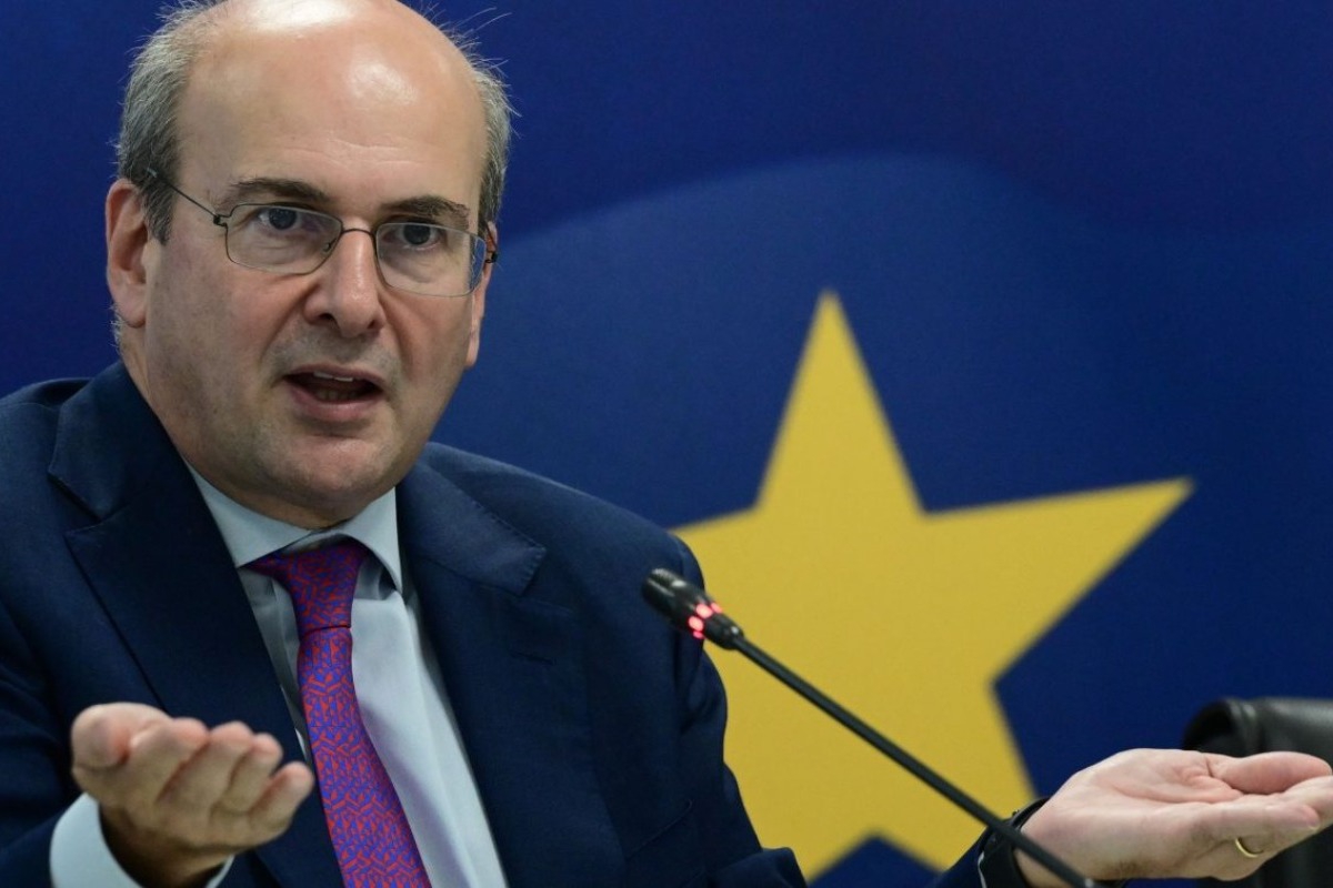 Χατζηδάκης για Τέμπη: «Έχουμε κάνει 43 διώξεις θα κολλήσουμε στο λαθρέμπορο του ξυλολίου;» - «Τι στο καλό συγκάλυψη κάνουμε με 43 διώξεις », αναρωτήθηκε ο υπουργός Εθνικής Οικονομίας και Οικονομικών