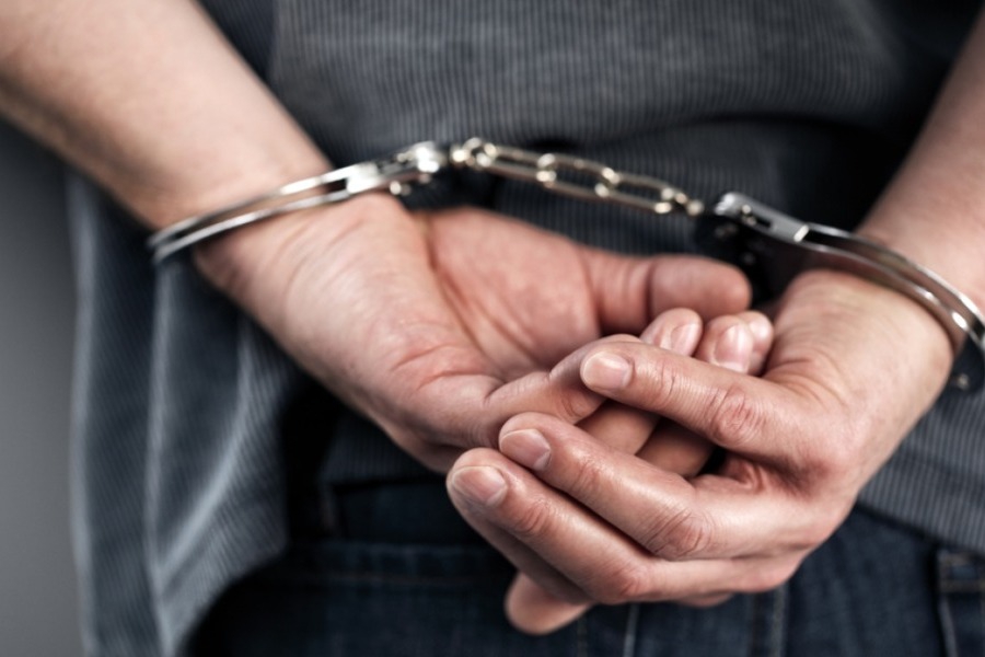 Συνελήφθη δημοσιογράφος της ΕΡΤ για ξυλοδαρμό της συντρόφου του