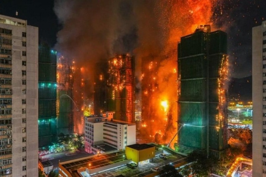 Δραματικές ώρες στο Χονγκ Κονγκ: Πύρινη κόλαση στους ουρανοξύστες με 36 νεκρούς και εκατοντάδες αγνοούμενους