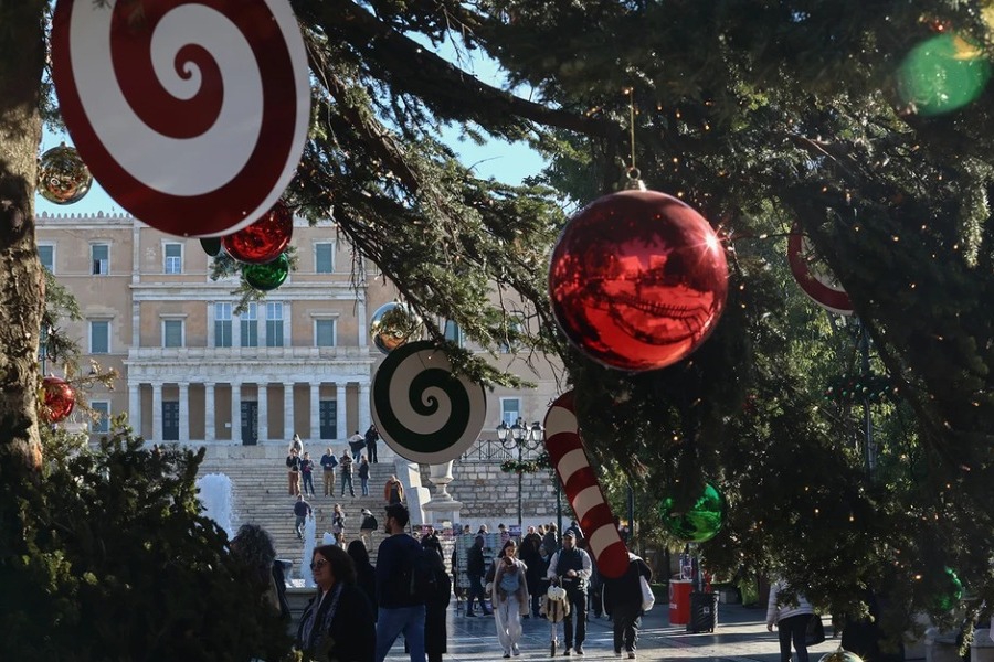 Πότε ξεκινά το εορταστικό ωράριο: Ποιες Κυριακές είναι ανοιχτά τα μαγαζιά - Από τις 11 Δεκεμβρίου, τα μαγαζιά στην Αθήνα θα λειτουργούν σε ενιαίο ωράριο από τις 9 το πρωί μέχρι και τις 9 το βράδυ