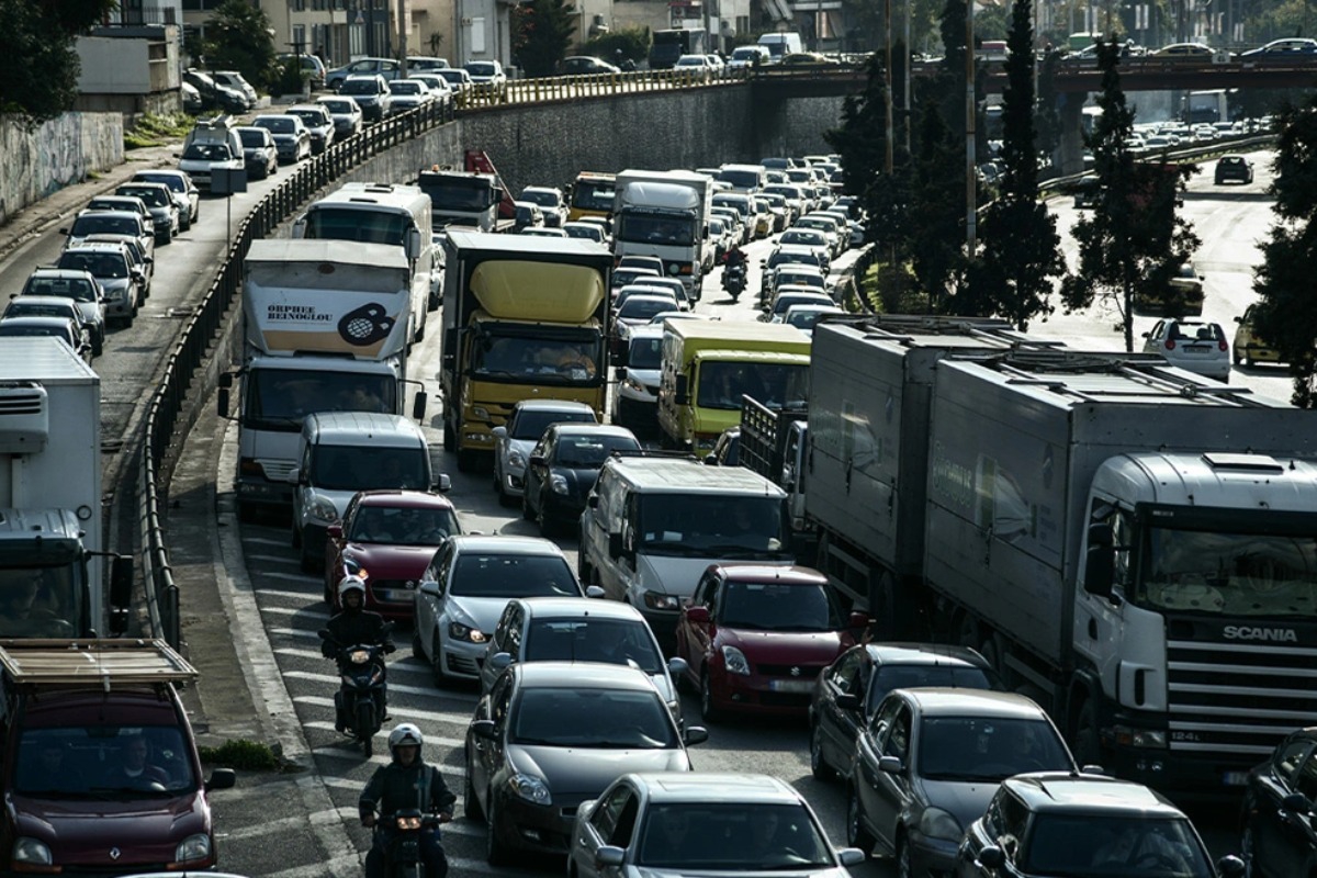 Καραμπόλα 5 ΙΧ στον Κηφισό - Καθυστερήσεις στο ύψος της Γέφυρας Βρυούλων -