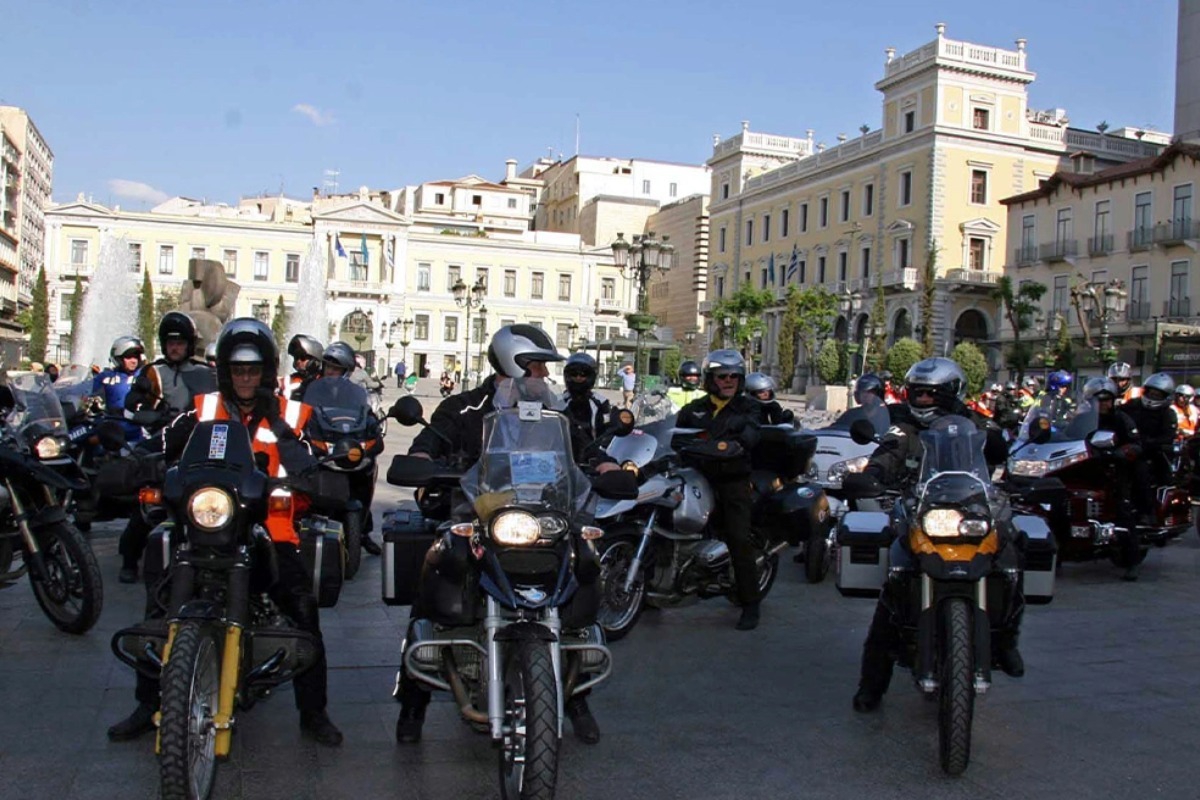 «Όχι βενζίνη, αν δεν φοράς κράνος» ‑ Εκστρατεία από το υπουργείο Υγείας σε συνεργασία με τους βενζινοπώλες