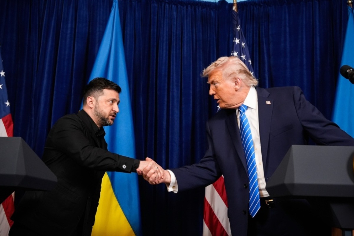 Πρόοδος αλλά χωρίς λύση στο εδαφικό στη συνάντηση Τραμπ ‑ Ζελένσκι στη Φλόριντα