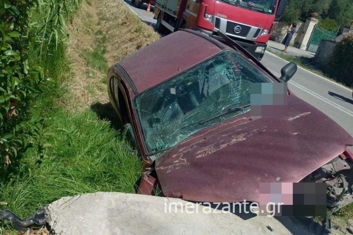 Ζάκυνθος: Οδηγός απεγκλωβίστηκε από την Πυροσβεστική μετά από πτώση αυτοκινήτου σε χαντάκι - Η Πυροσβεστική Υπηρεσία έφτασε αμέσως στο σημείο και απεγκλώβισε τον εγκλωβισμένο οδηγό