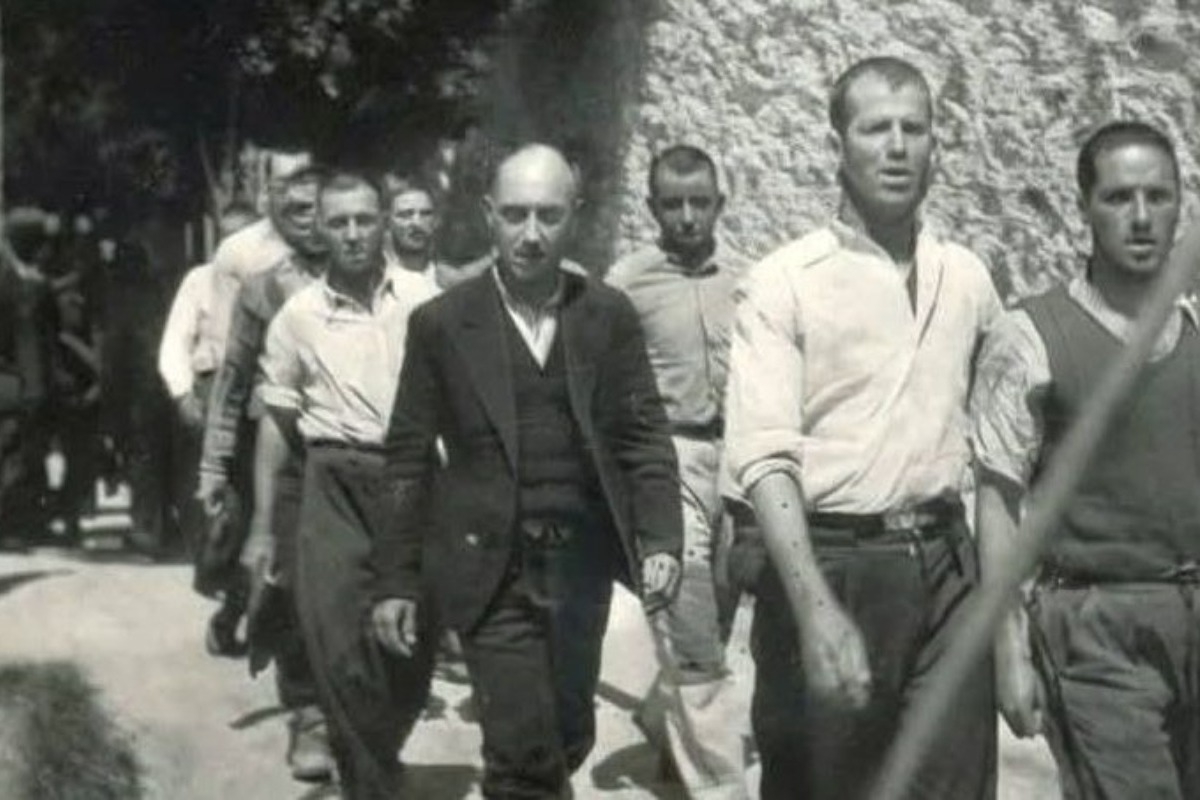 Καισαριανή: Αυθεντικές οι φωτογραφίες σύμφωνα με το Υπουργείο Πολιτισμού - Προσύμφωνο του υπουργείου Πολιτισμού με τον συλλέκτη για την απόκτηση των 262 φωτογραφιών