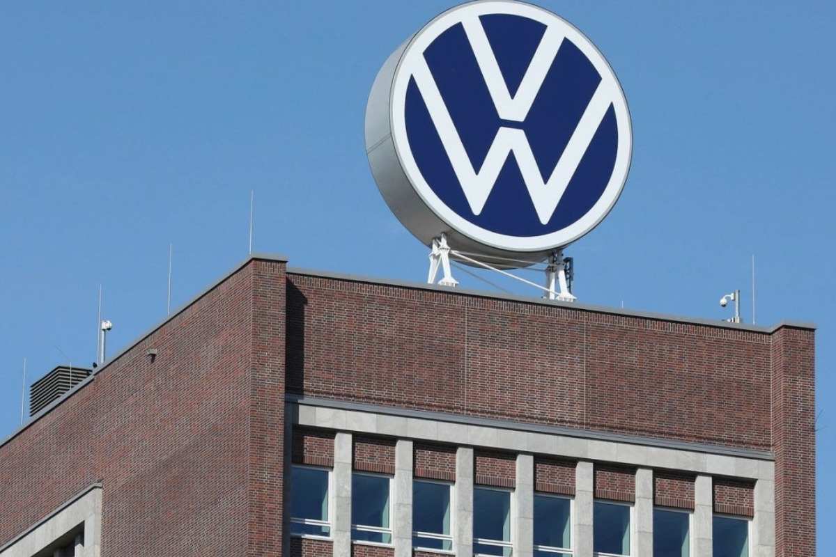 «Σεισμός» στη Volkswagen: Ψαλιδίζει έως και 100.000 θέσεις εργασίας και κλείνει εργοστάσια - Η Volkswagen σχεδιάζει να περικόψει έως και 100.000 θέσεις εργασίας και να τερματίσει την παραγωγή σε τέσσερα εργοστάσια στη Γερμανία, σε μια σημαντικ