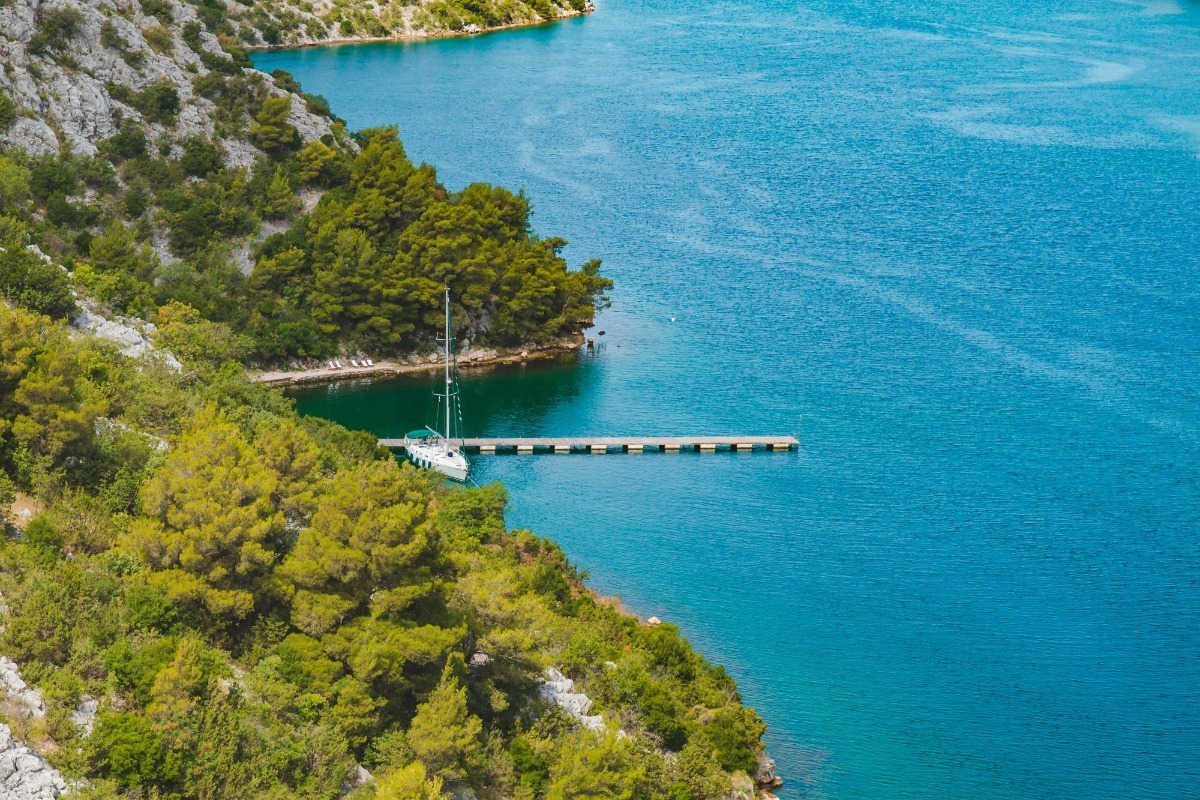 Τα 10 πιο low‑key ρομαντικά μέρη στην Ελλάδα που δεν τα ξέρουν όλοι