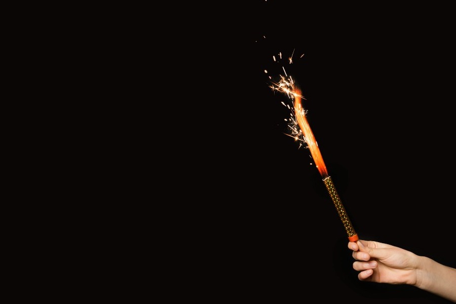 Πάτρα: Κροτίδα έσκασε στα χέρια 15χρονου μαθητή – Νοσηλεύεται τραυματισμένος