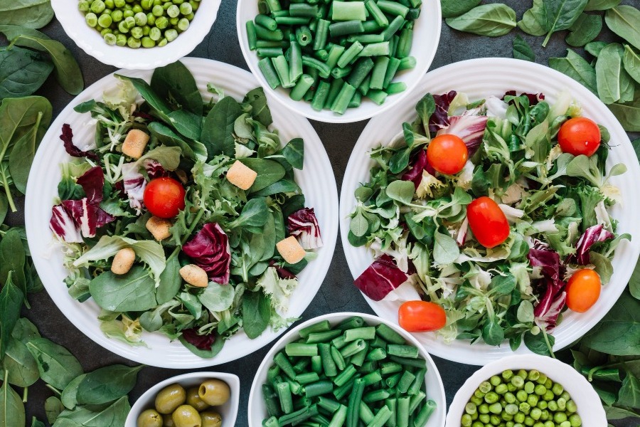 Τι βάζουμε στο πιάτο για πιο κοφτερή μνήμη και ήρεμο έντερο