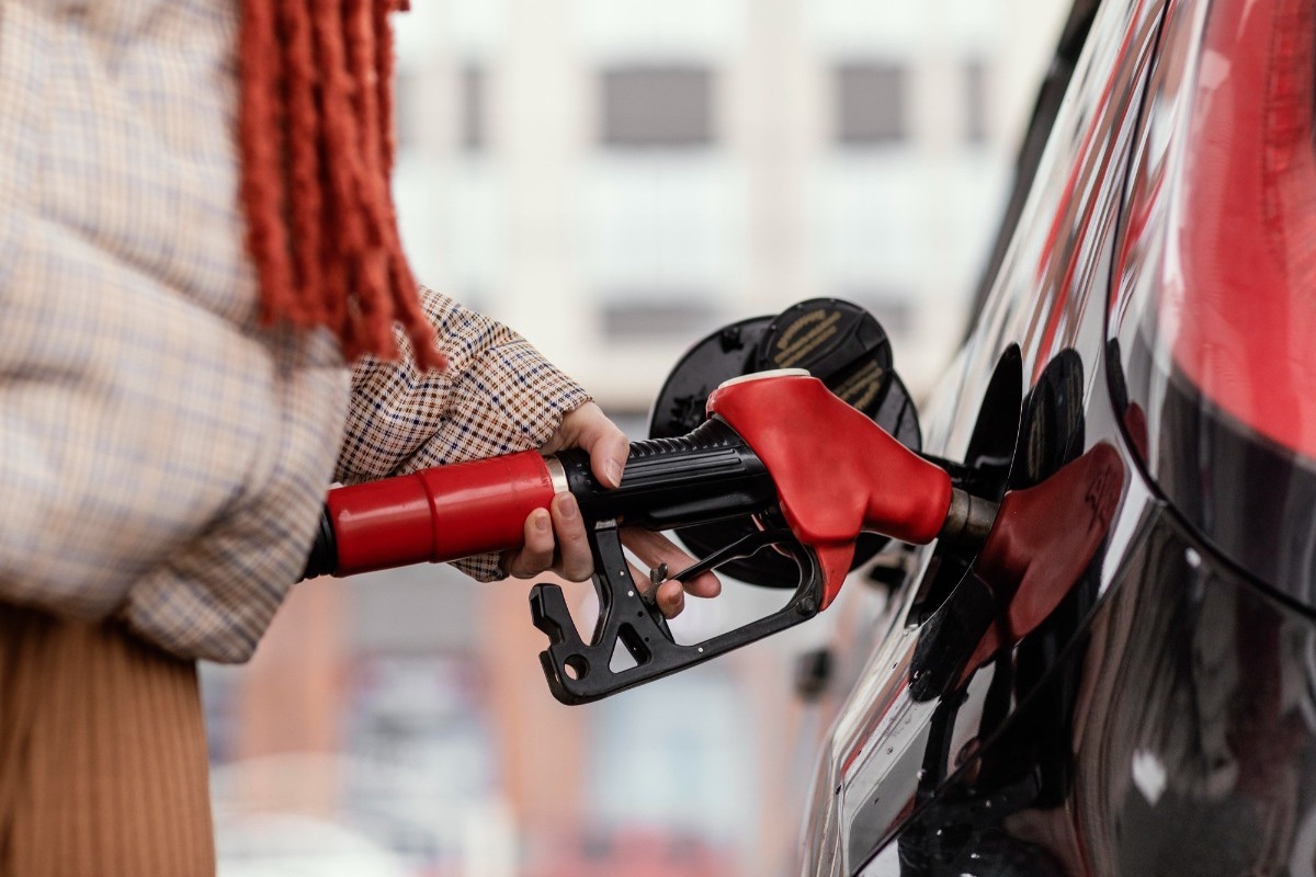 Σε Αττική και Ρόδο τα πρώτα πρόστιμα σε πρατήρια για παραβίαση του πλαφόν στο περιθώριο κέρδους