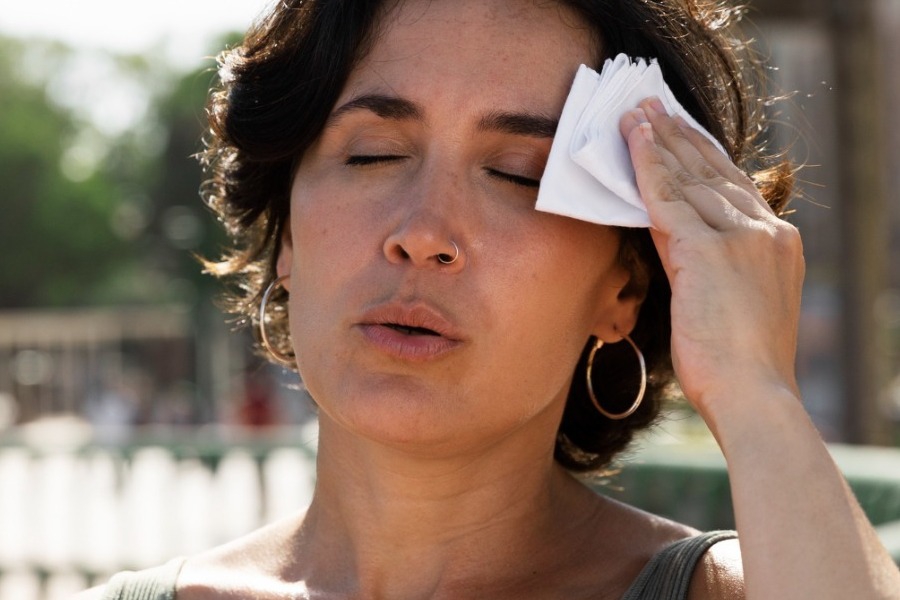 Δάσος με air condition στη μέση της ερήμου: Το «κρυστάλλινο» θαύμα του Κατάρ που έγινε viral